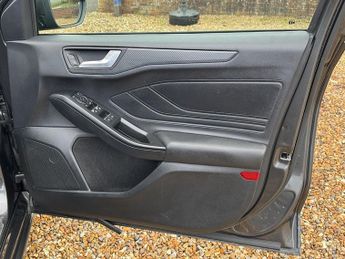 Ford Focus 1.5 EcoBoost ST-Line X Automatic