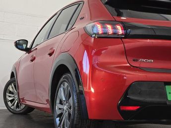 Peugeot E-208 Allure