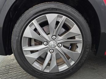 Peugeot E-208 Allure