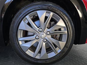 Peugeot E-208 Allure