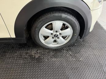 MINI Convertible 1.5 Cooper Classic Convertible 2dr Petrol Steptronic Euro 6 (s/s