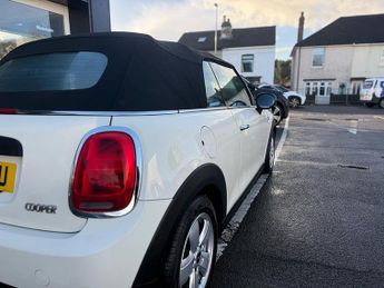 MINI Convertible 1.5 Cooper Classic Convertible 2dr Petrol Steptronic Euro 6 (s/s