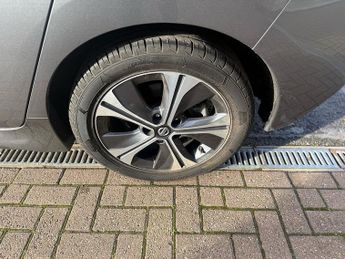 Nissan Leaf 40kWh Tekna Hatchback 5dr Electric Auto (150 ps)
