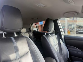 Nissan Leaf 40kWh Tekna Hatchback 5dr Electric Auto (150 ps)