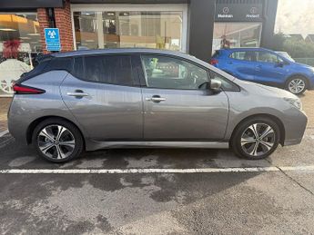 Nissan Leaf 40kWh Tekna Hatchback 5dr Electric Auto (150 ps)