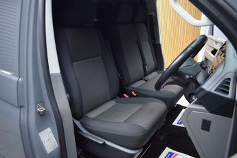 Volkswagen Transporter TDI T28 Highline