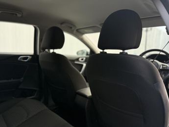 Kia Ceed 1.6 CRDi MHEV 2 Hatchback 5dr Diesel Hybrid Manual Euro 6 (s/s) 