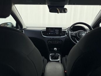 Kia Ceed 1.6 CRDi MHEV 2 Hatchback 5dr Diesel Hybrid Manual Euro 6 (s/s) 