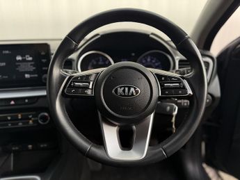 Kia Ceed 1.6 CRDi MHEV 2 Hatchback 5dr Diesel Hybrid Manual Euro 6 (s/s) 