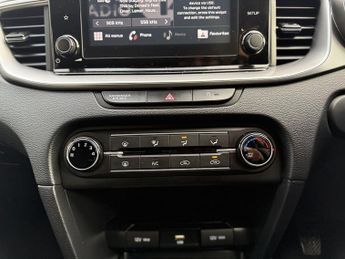 Kia Ceed 1.6 CRDi MHEV 2 Hatchback 5dr Diesel Hybrid Manual Euro 6 (s/s) 