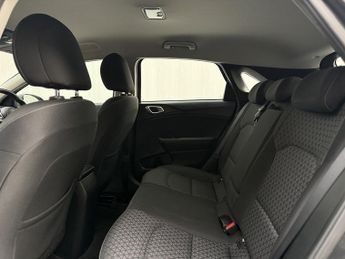 Kia Ceed 1.6 CRDi MHEV 2 Hatchback 5dr Diesel Hybrid Manual Euro 6 (s/s) 