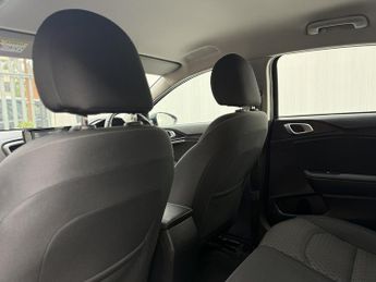 Kia Ceed 1.6 CRDi MHEV 2 Hatchback 5dr Diesel Hybrid Manual Euro 6 (s/s) 