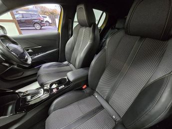 Peugeot 208 PureTech GT Line