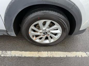 Hyundai TUCSON 1.7 CRDi Blue Drive SE Nav SUV 5dr Diesel DCT Euro 6 (s/s) (141 