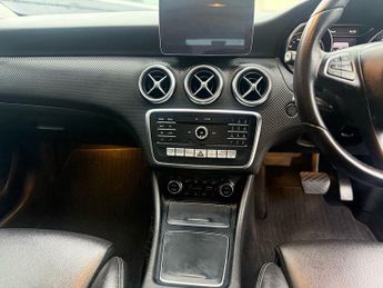 Mercedes-Benz A Class 2.1 A200d Sport (Premium) Hatchback 5dr Diesel 7G-DCT Euro 6 (s/