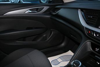 Vauxhall Insignia Turbo D BlueInjection Design Nav