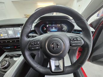 MG MG5 Trophy Long Range