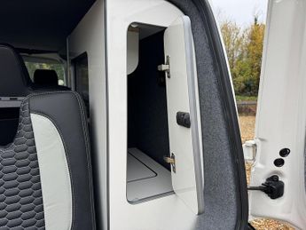 Volkswagen Transporter T6 T30 102 SWB