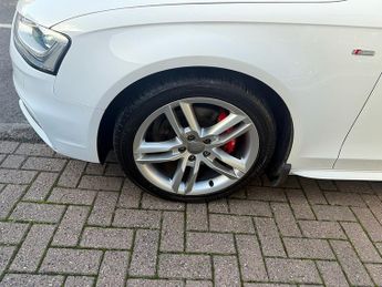 Audi A4 2.0 TDI S line Saloon 4dr Diesel Multitronic Euro 5 (s/s) (150 p