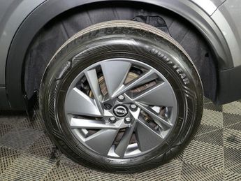 Nissan Qashqai DIG-T MHEV Acenta Premium