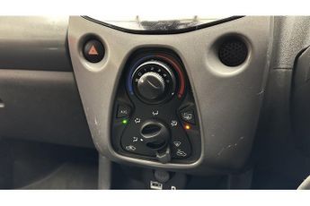 Toyota AYGO VVT-i x-play