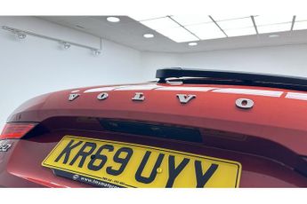 Volvo XC60 B4 MHEV R-Design