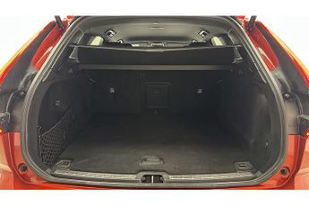 Volvo XC60 B4 MHEV R-Design