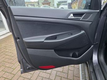 Hyundai TUCSON 2.0 CRDi Premium SE SUV 5dr Diesel Auto 4WD Euro 6 (185 ps)