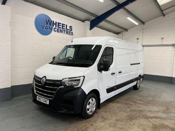 Renault Master Master 2.3 dCi 35 Business+ FWD LWB Medium Roof Euro 6 4dr