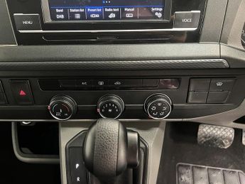 Volkswagen Transporter Shuttle Transporter Shuttle 2.0 TDI SE DSG LWB Euro 6 (s/s) 5dr