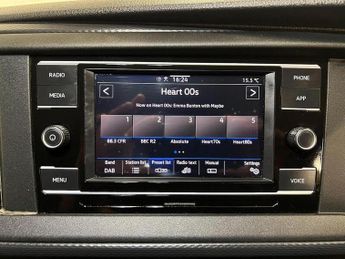 Volkswagen Transporter Shuttle Transporter Shuttle 2.0 TDI SE DSG LWB Euro 6 (s/s) 5dr