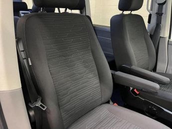 Volkswagen Transporter Shuttle Transporter Shuttle 2.0 TDI SE DSG LWB Euro 6 (s/s) 5dr