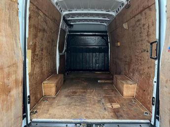 Iveco Daily Daily 2.3D HPI 14V 35S 3520 HiMatic MWB H2 Euro 6 (s/s) 5dr