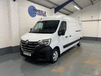Renault Master 2.3 dCi 35 Business+ FWD LWB Medium Roof Euro 6 4dr