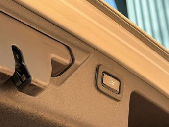 Land Rover Discovery Sport D200 MHEV R-Dynamic HSE