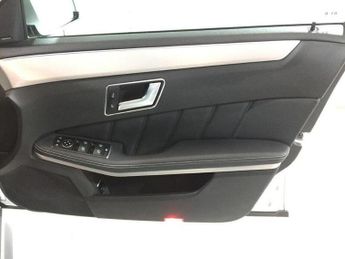 Mercedes-Benz E Class 3.0 E350 CDI V6 BlueEfficiency Sport Estate 5dr Diesel G-Tronic+