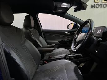 Volkswagen ID.4 Pure 52kWh Life SUV 5dr Electric Auto (148 ps)