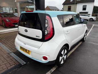 Kia Soul 30kWh EV SUV 5dr Electric Auto (109 bhp)
