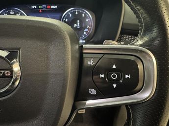 Volvo XC40 T4 R-Design Pro