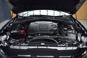 Jaguar F-PACE 2.0 P250i Chequered Flag SUV 5dr Petrol Auto AWD Euro 6 (s/s) (2