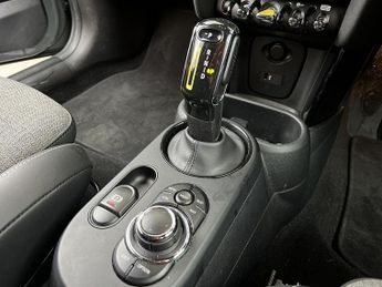 MINI Electric Hatch Cooper SE 32.6kWh Level 2 Hatchback 3dr Electric Auto (184 ps)