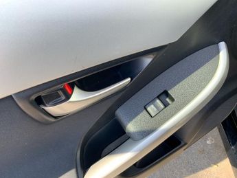 Toyota Prius S TouringSelection
