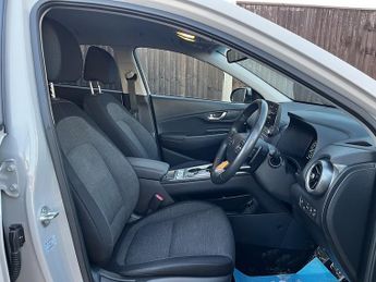 Hyundai KONA Premium