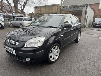 Kia Rio 1.4 Black Hatchback 5dr Petrol Manual (147 g/km, 95 bhp)