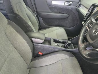 Volvo XC40 h T4 Inscription Expression