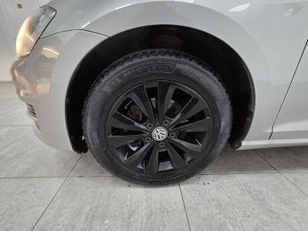 Volkswagen Golf TSI BlueMotion Tech SE