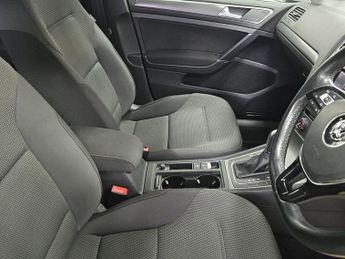 Volkswagen Golf TSI BlueMotion Tech SE