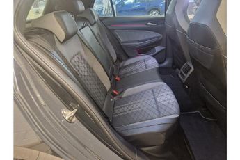 Volkswagen Golf eTSI MHEV R-Line