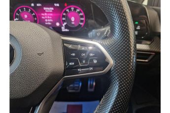 Volkswagen Golf eTSI MHEV R-Line