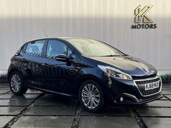 Peugeot 208 1.2 PureTech Signature Hatchback 5dr Petrol Manual Euro 6 (s/s) 